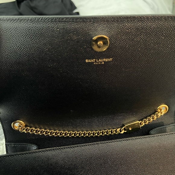 KATE MEDIUM CHAIN BAG IN GRAIN DE POUDRE EMBOSSED LEATHER IN GOLD HARDWARE - Picture 3 of 5